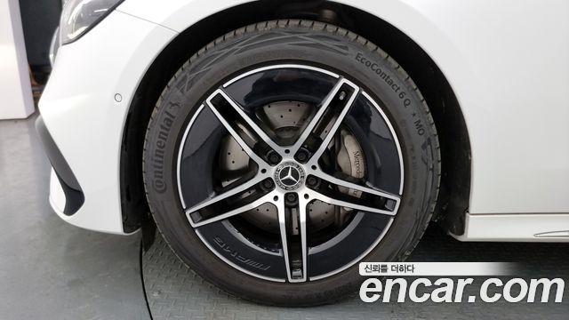 Mercedes-Benz E-Class E300 4MATIC AMG Line — пробег 10 266 км