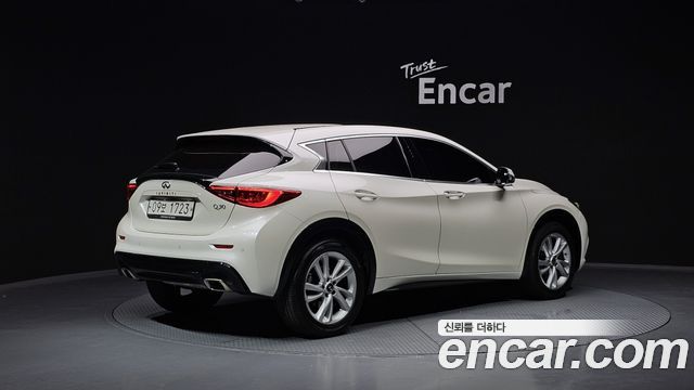 Infiniti Q30 из Кореи Encar