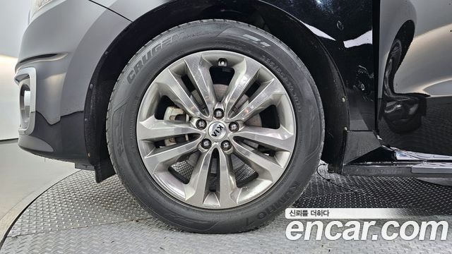 Kia Carnival 9-seater Hi-Limousine Noblesse — пробег 94 465 км