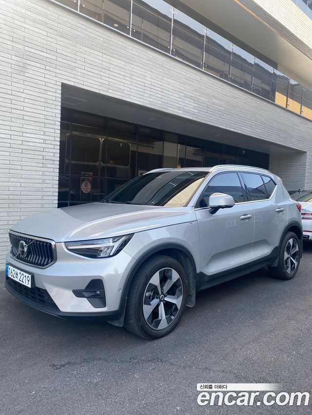 Volvo XC40 B4 Ultimate Bright — пробег 39 486 км — фото 2 из 5
