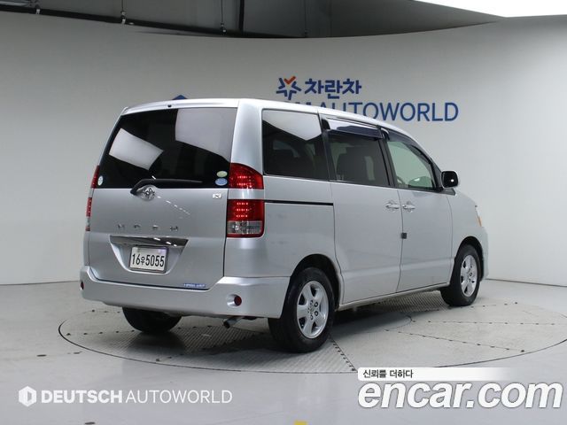 Toyota Noah 2.0 — пробег 187 746 км — фото 2 из 5