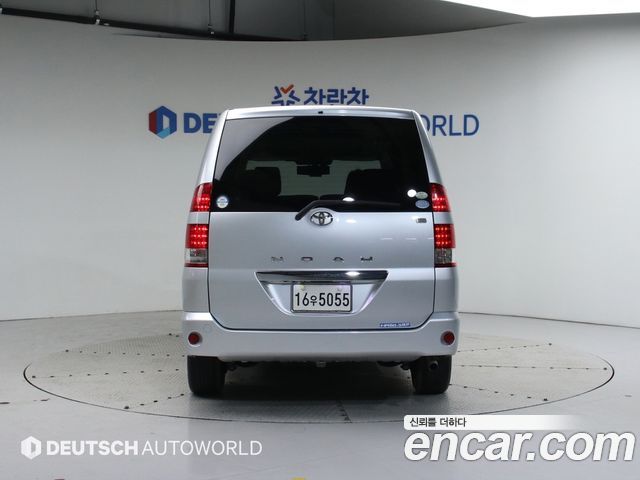 Toyota Noah 2.0 — пробег 187 746 км — фото 4 из 5