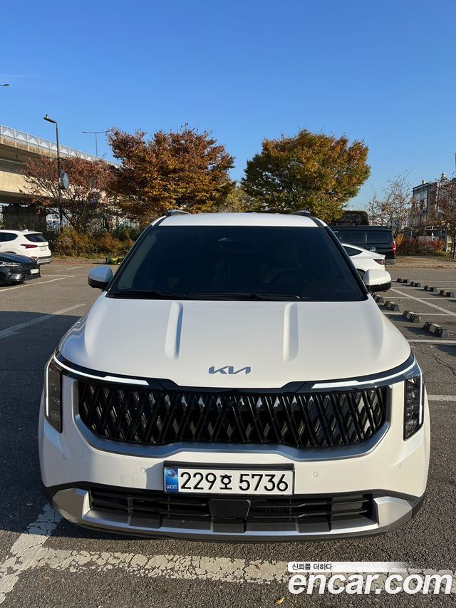 Kia Carnival Gasoline 9-Seater Prestige — пробег 14 000 км — фото 1 из 5