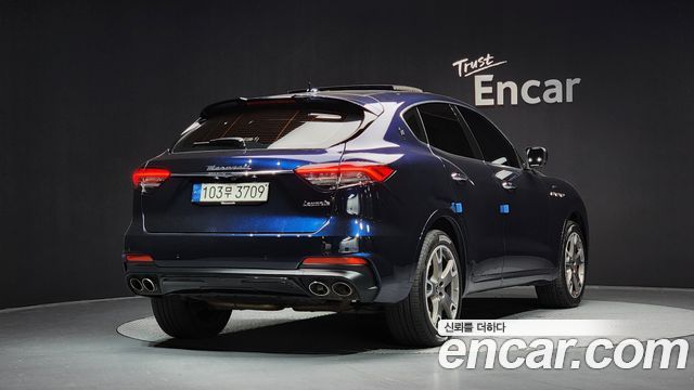 Maserati Levante из Кореи Encar