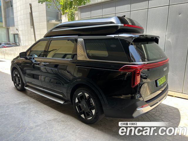 Kia Carnival HEV 4-Seater Hi Limousine Signature — пробег 6 800 км