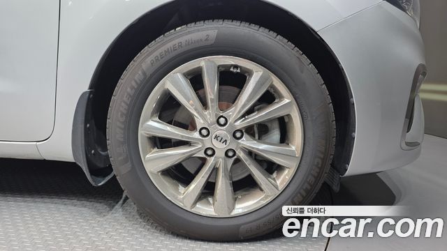Kia Carnival 9-Seater Noblesse — пробег 81 029 км