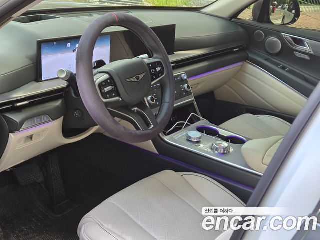 Genesis GV80 2.5T Gasoline AWD — пробег 21 140 км