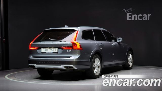 Volvo V90 D5 AWD — пробег 134 782 км