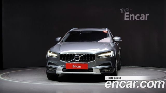 Volvo V90 D5 AWD — пробег 134 782 км