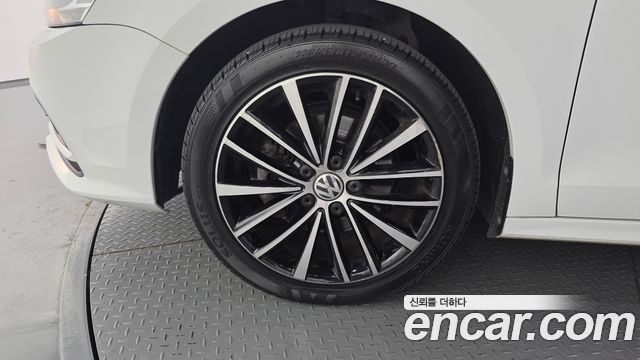 Volkswagen Jetta 2.0 TDI BlueMotion 6th — пробег 70 969 км