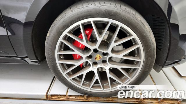 Porsche Macan 2.9 GTS 95B — пробег 124 187 км