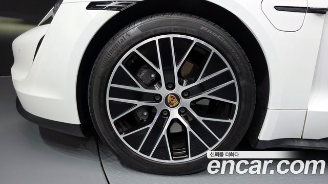 Porsche Taycan Base — пробег 17 225 км