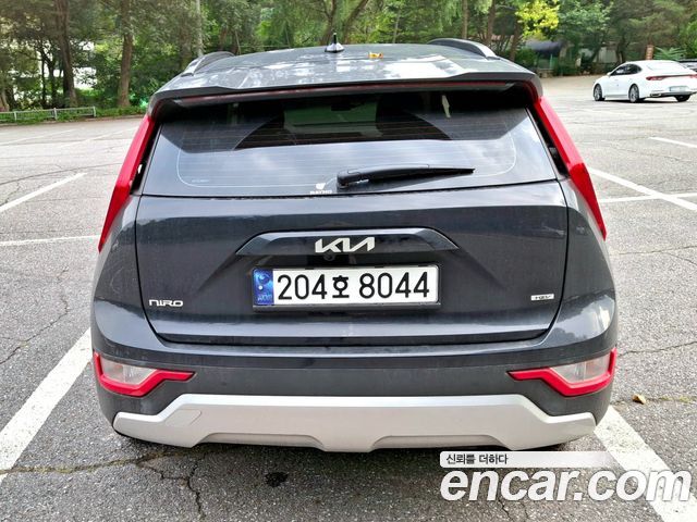 Kia Niro Prestige — пробег 18 000 км — фото 5 из 5