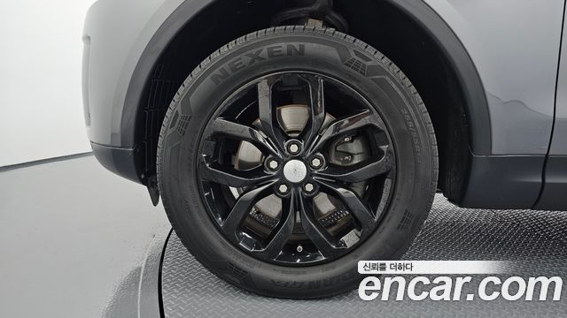 Land Rover Discovery 2.0 SD4 SE — пробег 153 635 км