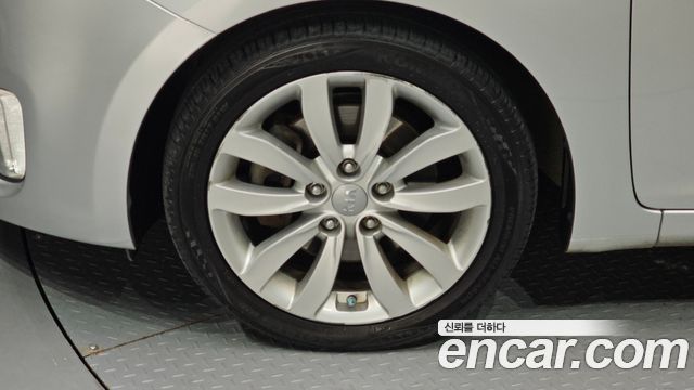 Kia Carens 1.7 VGT Prestige — пробег 168 130 км