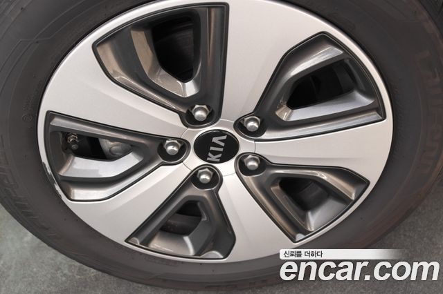 Kia Niro Prestige — пробег 154 855 км — фото 5 из 5