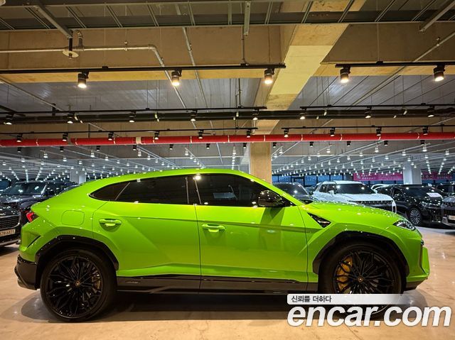 Lamborghini Urus из Кореи Encar