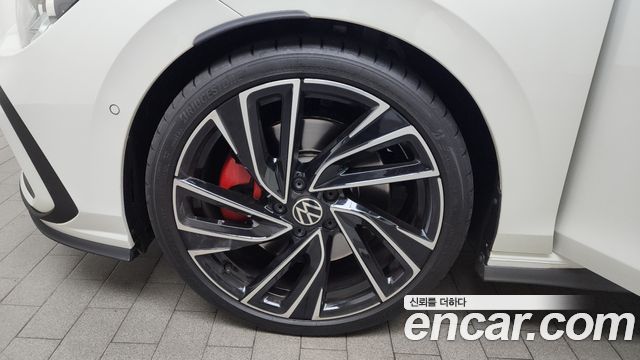 Volkswagen Golf 2.0 GTI — пробег 11 763 км