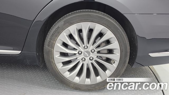 Genesis EQ900 3.3 T-GDI AWD Premiun Luxury — пробег 137 830 км