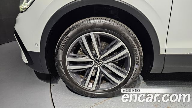 Volkswagen Tiguan 2.0 TSI Prestige — пробег 24 563 км — фото 5 из 5