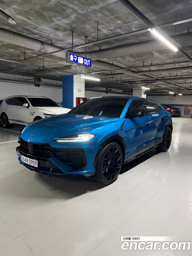 Lamborghini Urus из Кореи Encar