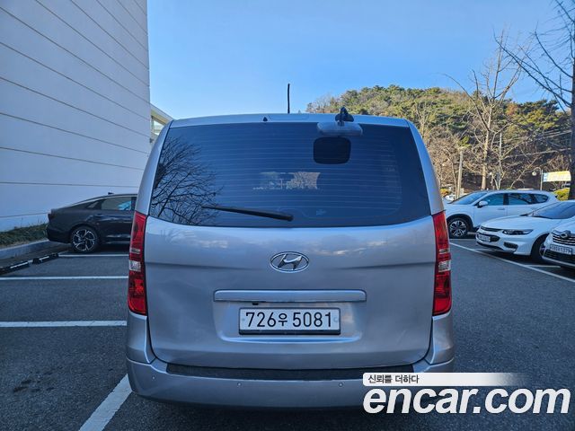 Hyundai Starex 12-Seater Wagon Smart — пробег 158 000 км — фото 5 из 5