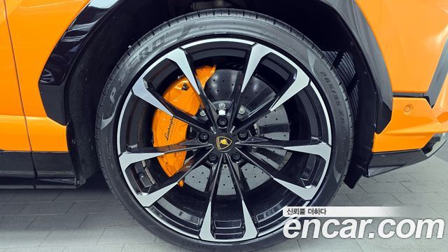 Lamborghini Urus из Кореи Encar