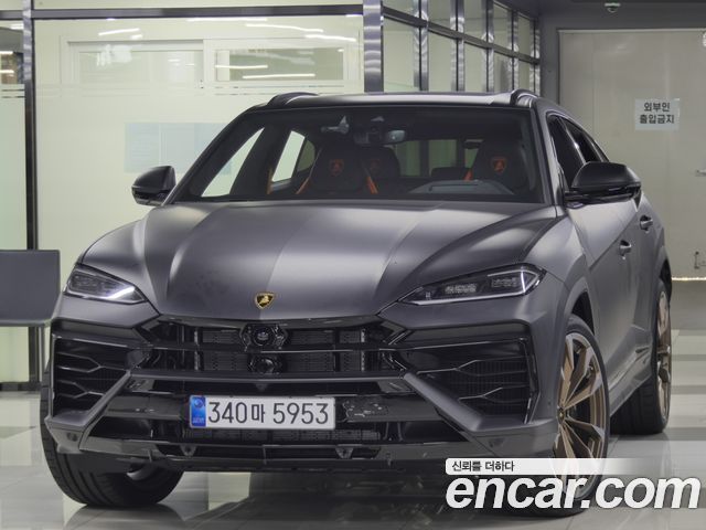 Lamborghini Urus из Кореи Encar