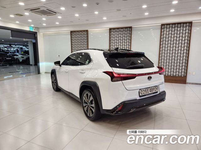 Lexus UX из Кореи Encar