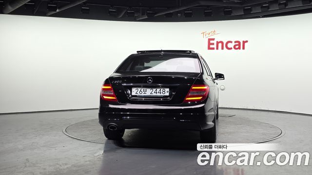 Mercedes-Benz C-Class C200 CGI Avantgarde Style Package — пробег 184 550 км — фото 4 из 5