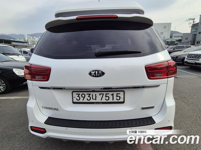 Kia Carnival из Кореи Encar