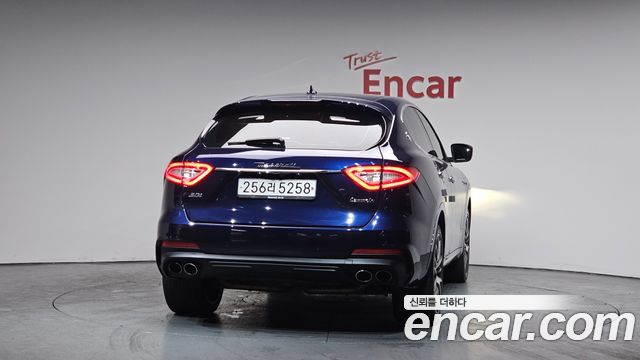Maserati Levante из Кореи Encar