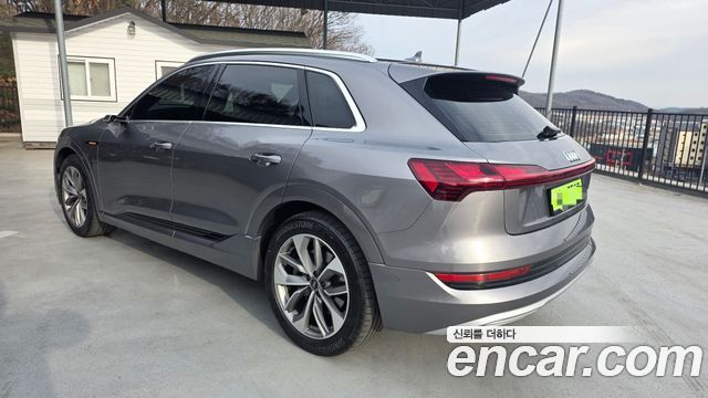 Audi e-tron из Кореи Encar