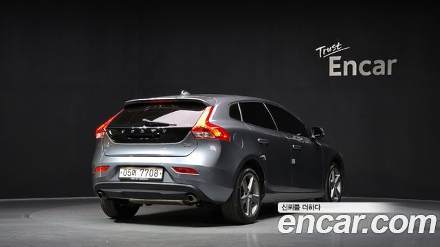 Volvo V40 из Кореи Encar