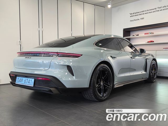 Porsche Taycan из Кореи Encar