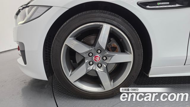 Jaguar XE из Кореи Encar