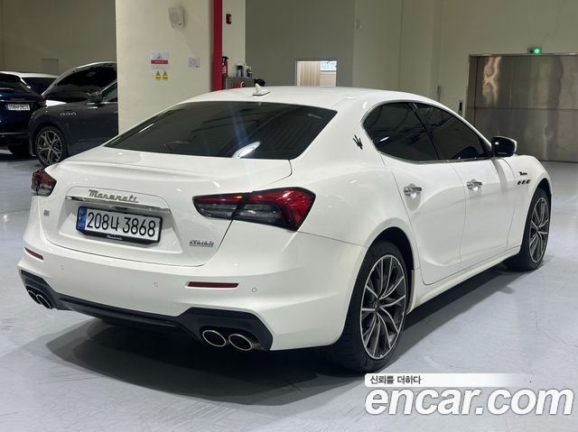 Maserati Ghibli из Кореи Encar