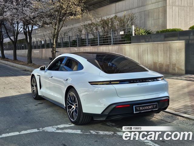 Porsche Taycan из Кореи Encar