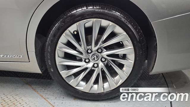 Lexus ES Luxury Plus — пробег 207 122 км — фото 5 из 5