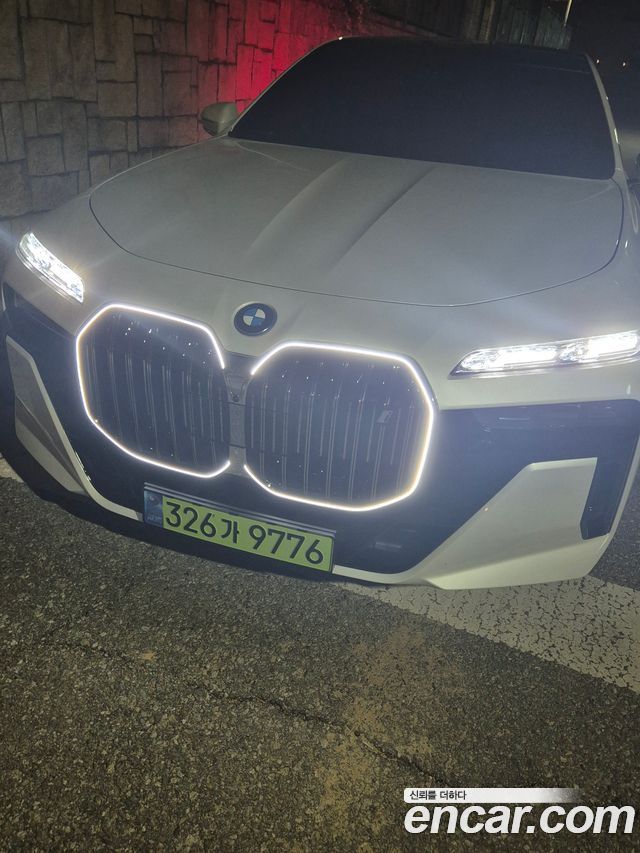 BMW i7 из Кореи Encar