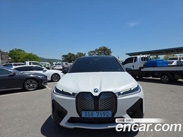 BMW iX из Кореи Encar
