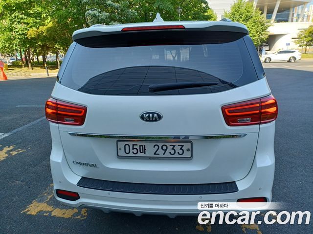 Kia Carnival из Кореи Encar