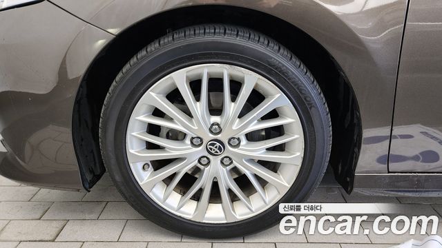 Toyota Camry 2.5 XLE Hybrid — пробег 161 540 км