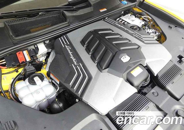 Lamborghini Urus из Кореи Encar
