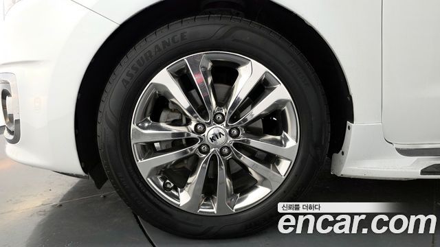 Kia Carnival 9-Seater Noblesse Special — пробег 168 618 км — фото 5 из 5
