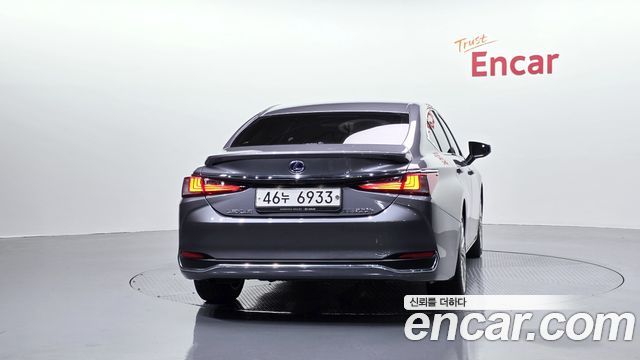 Lexus ES Luxury Plus — пробег 68 658 км — фото 4 из 5