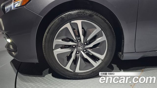 Honda Accord 2.0 Hybrid Touring — пробег 83 945 км