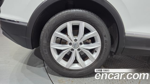 Volkswagen Tiguan 2.0 TDI Premium — пробег 79 260 км — фото 5 из 5