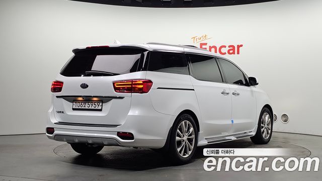 Kia Carnival из Кореи Encar