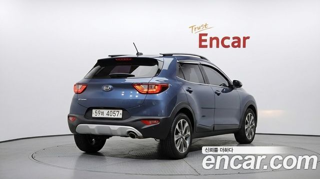 Kia Stonic из Кореи Encar